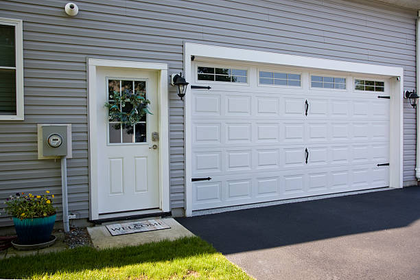 24/7 Emergency Garage Door Panel Replacement experts in Calverton, MD
